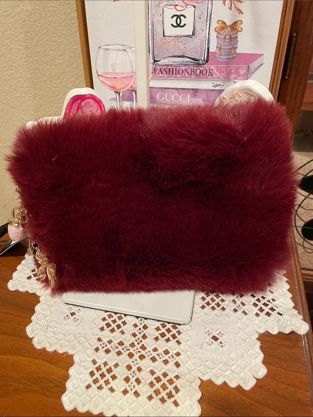 Jane & Berry Burgundy Faux Fur wristlet Bag with Pink Bow Charm - Picture 2 of 4